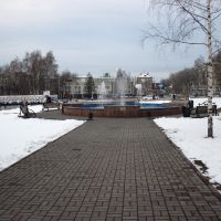 Майский снежок,но фонтан уже оттаял.., Киселевск