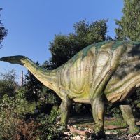 Апатозавр встречает посетителей "Динопарка", Котельнич