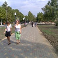 На тротуаре идя к центру 2007г, Белореченск