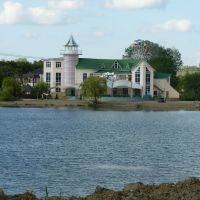 Развлекательный комплекс "Луксор" на озере (ныне перестроен), Горячий Ключ