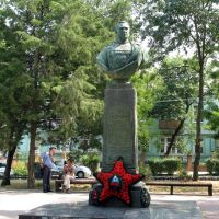 Памятник Герою Советского Союза Хрюкину, Ейск