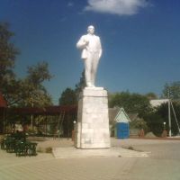 Памятник вождю на берегу Азовского моря, Приморско-Ахтарск