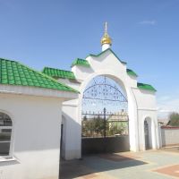Главные ворота монастыря, Золотухино
