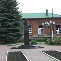 памятник великому русскому писателю Л.Н. Толстому, Лев Толстой