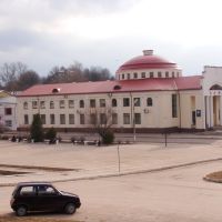 Банк на центральной площади, Волоколамск