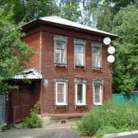 Деревянный дом, сохранились старые наличники., Егорьевск