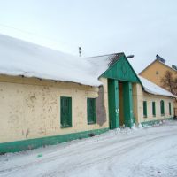 Old building on Privokzalnaya street, Кола