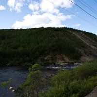 Река Кола недалеко от впадения в Тулому, Кола