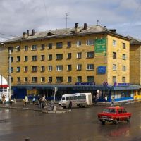Вид на автовокзал и улицу Привокзальную / View of the Murmansk bus station and Privokzalnaya street (10/06/2007), Мурманск