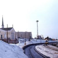 Железнодорожный вокзал в 1974 году. Теперь он без шпиля., Мурмаши