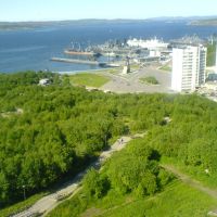 Вид на залив и Приморскую площадь с улицы Полярной, Североморск