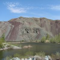 Отвал и искусственное озеро карьера по добыче щебня., Медногорск