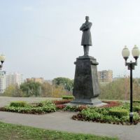 Памятник И.А. Бунину, Орел