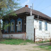 Сердобск. Старый дом с крыльцом, оббитым старым листовым железом, Сердобск