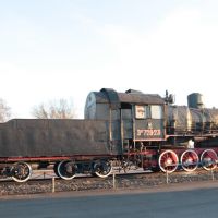 Дно. Паровоз-памятник Эм 728-23. Dno. Memorial steam locomotive Em 728-23, Дно