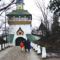 Petrovsky Tower gateway to Pechory Monastery, Печоры
