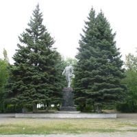 Памятник Артёму в посёлке его имени., Алмазный