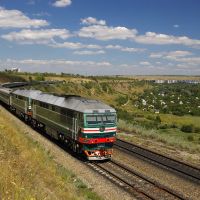 Diesel locomotive TEP70-0341 with train, Аютинск