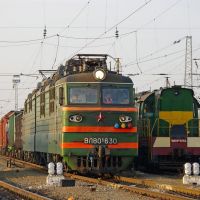 Electric locomotive VL80S-630 with train, Батайск