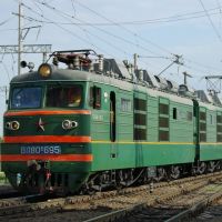 Electric locomotive VL80K-695 with train, Батайск
