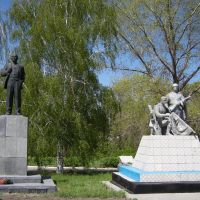 Памятник ЛЕНИНУ и павшим солдатам, Жирнов