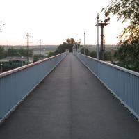 Мост через железную дорогу, Каменоломни