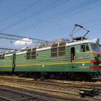 Electric locomotive VL80T-2041 on the train station Salsk, Сальск