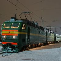 Electric locomotive ChS8-055 with passenger train (Электровоз ЧС8-055 с поездом), Тарасовский