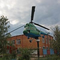Безенчук-вертолёт у здания администрации, Безенчук