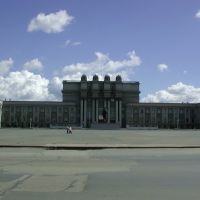 Площадь Куйбышева и Самарский академический театр оперы и балета (август 2001г.), Самара
