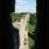 Вид на стены из бойницы башни, Ивангород