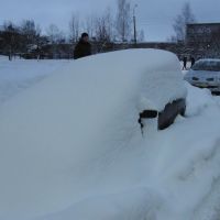 Авто под снегом на Швейцарской улице, Ломоносов