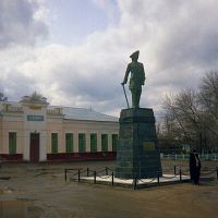 Анна и командор (памятник Петру Великому), Петровск