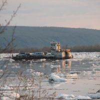 Russia, Lena River. Ferry near Kachikattsy, Бестях