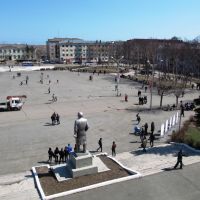 Площадь В.И. Ленина после праздника, Корсаков