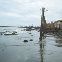 остатки малого портового сооружения и защита подручными средствами, Макаров