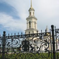 Литая ограда у Невьянского храма, Невьянск