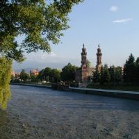The river Terek in the center of Vladikavkaz, a kind on a mosque, Владикавказ