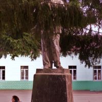 2010 год. Вязьма. Памятник В.И. Ленину (снесен) в сквере перед ж/д вокзалом..., Вязьма