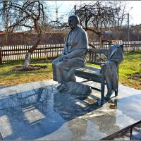 Гагарин. Памятник маме Юрия Гагарина Анне Тимофеевне, Гагарин