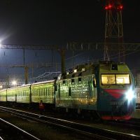 Electric locomotive EP1M-583 with train on train station Mineralnye Vody, Минеральные Воды