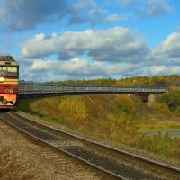 Пассажирский поезд на мосту через реку Битюг, с. Мордово, Мордово