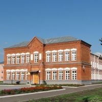 Staroyurevo. School building. Школа в районном центре Староюрьево., Староюрьево