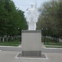 Бавлы. Памятник Войну-Освободителю, Бавлы