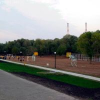 Вид на спорт площадку в парке "Кармалка", Заинск