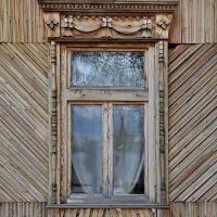Window of school named after Znamensky, Сургут