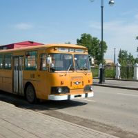 Автобус городской ЛиАЗ-677М на улице С.Ремезова / The bus LiAZ-677M in the S.Remezovs street (14/06/2008), Тобольск