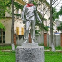 Памятник несчастному Павлику Морозову. Фото Наиля Зиятдинова, Глазов