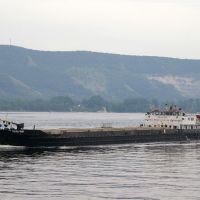 Сухогруз "Нальчик" следует вверх / Dry-cargo ship "Nalchik" is sailing up the Volga river (05/08/2007), Новая Малыкла