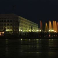 Пед.университет и музыкальный фонтан вечером, Ульяновск